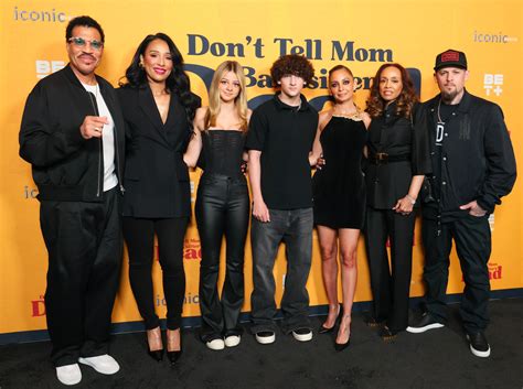 gomovie mom|Nicole Richie hits 'Don't Tell Mom the Babysitter's Dead' premiere .
